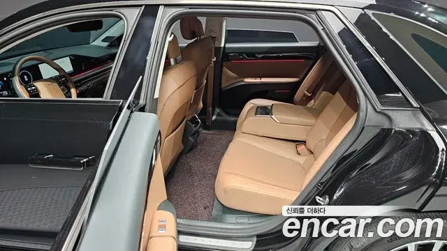 Hyundai Grandeur Hybrid 2023 — ფოტო 18/20