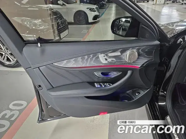 Mercedes-Benz E-Class 2023 — Фото 6/20