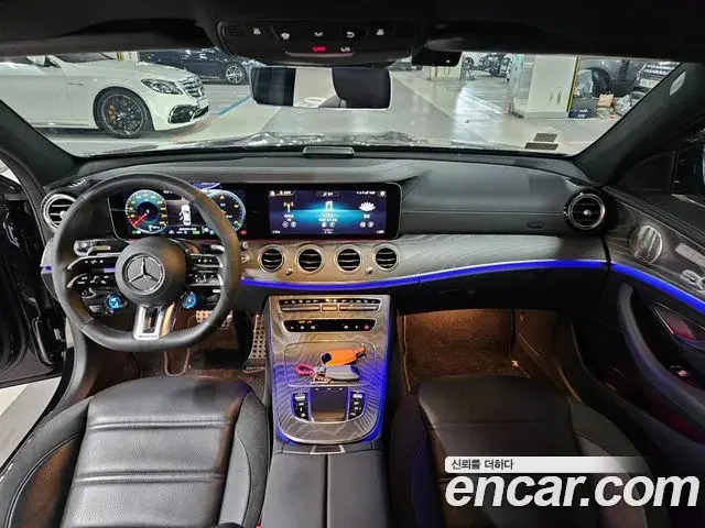 Mercedes-Benz E-Class 2023 — Фото 12/20