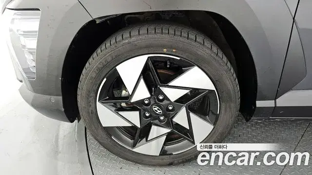 Hyundai Kona Hybrid 2023 — Şəkil 19/20