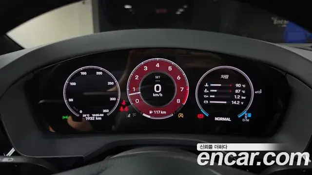 Porsche Panamera 2025 — ფოტო 18/20