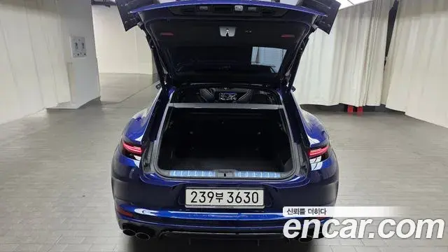Porsche Panamera 2025 — ფოტო 16/20