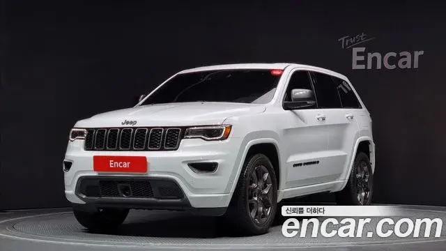 Jeep Grand Cherokee 2021 — Şəkil 11/20