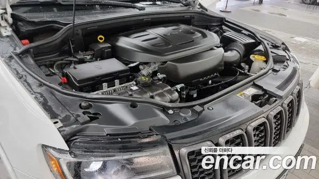 Jeep Grand Cherokee 2021 — Şəkil 7/20