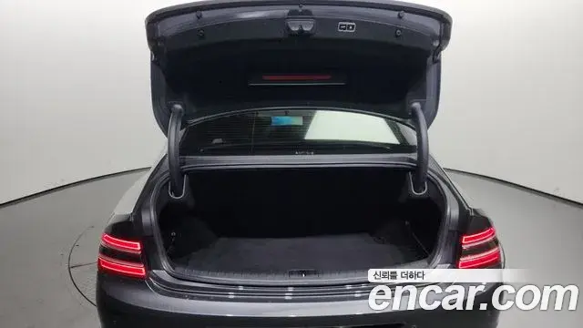 Genesis G80 2021 — Photo 11/20