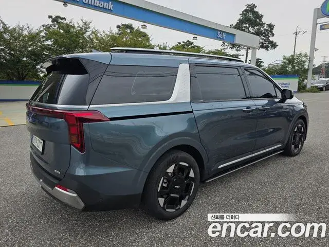 Kia Carnival 2024 — Şəkil 10/20