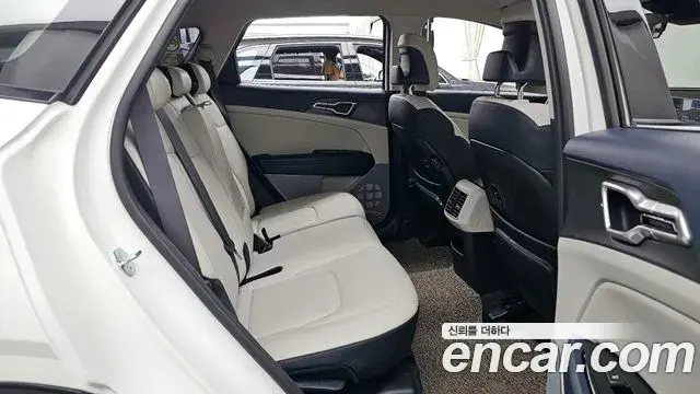 Kia Sportage 2023 — Photo 7/20