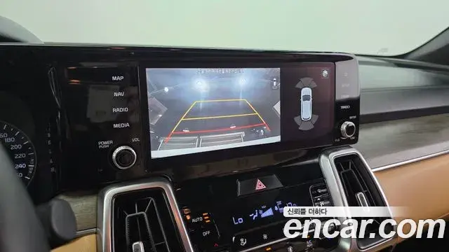 Kia Sorento 2020 — ფოტო 13/20