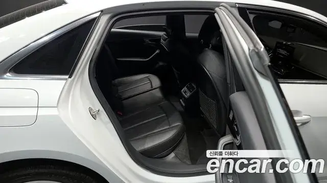 Audi A4 2021 — Şəkil 10/20