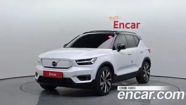 Volvo XC40 Recharge 2022 — ფოტო 1/20