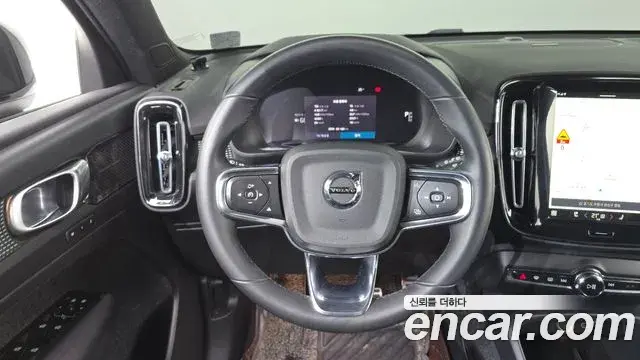 Volvo XC40 Recharge 2022 — ფოტო 11/20