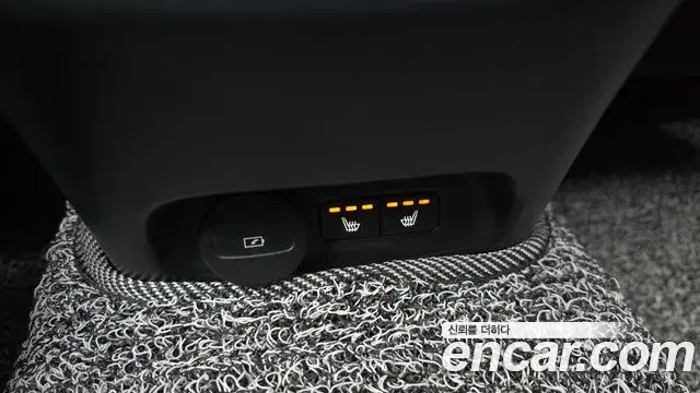 Volvo XC40 Recharge 2022 — ფოტო 9/20