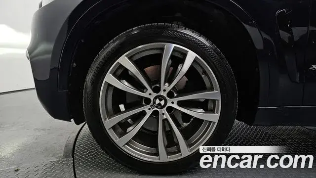 BMW X6 2018 — Photo 10/20