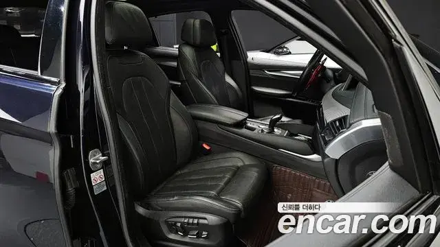 BMW X6 2018 — Photo 6/20