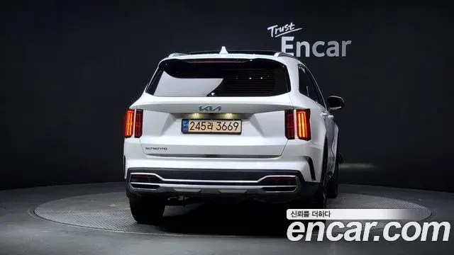 Kia Sorento 2023 — Photo 6/20