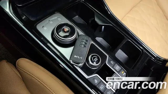 Kia Sorento 2023 — Photo 10/20