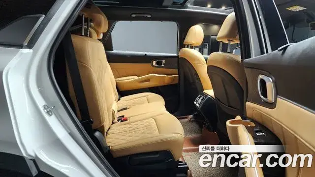 Kia Sorento 2023 — Photo 7/20
