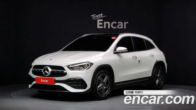 Mercedes-Benz GLA-Class 2020 — Photo 14/20