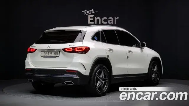 Mercedes-Benz GLA-Class 2020 — Photo 11/20