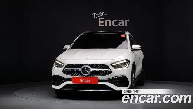 Mercedes-Benz GLA-Class 2020 — Photo 8/20