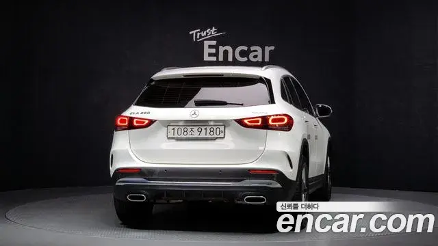 Mercedes-Benz GLA-Class 2020 — Photo 7/20