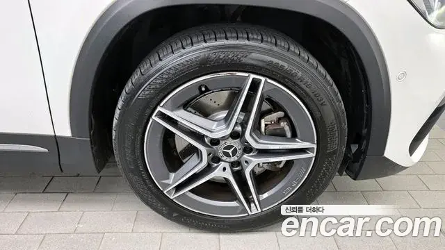 Mercedes-Benz GLA-Class 2020 — Photo 15/20