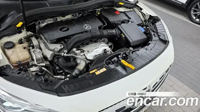 Mercedes-Benz GLA-Class 2020 — Photo 18/20