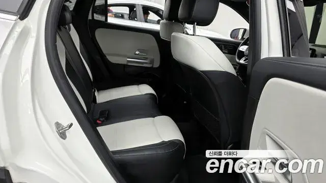 Mercedes-Benz GLA-Class 2020 — Photo 3/20