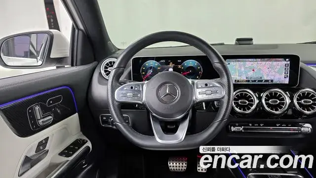 Mercedes-Benz GLA-Class 2020 — Photo 17/20