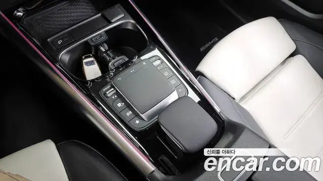 Mercedes-Benz GLA-Class 2020 — Photo 13/20