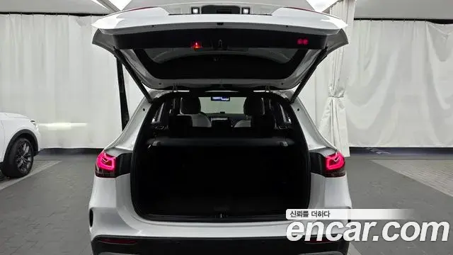 Mercedes-Benz GLA-Class 2020 — Photo 2/20