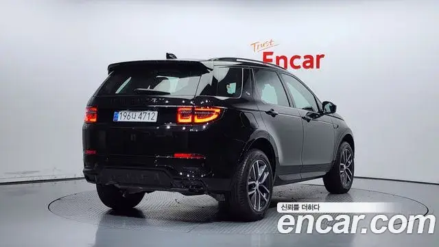 Land Rover Discovery Sport 2024 — Фото 2/20