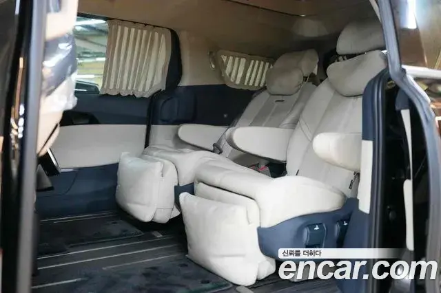 Kia Carnival 2021 — ფოტო 2/20