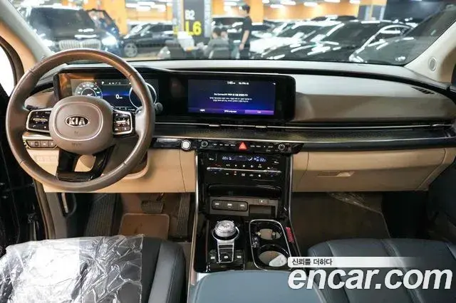Kia Carnival 2021 — ფოტო 9/20
