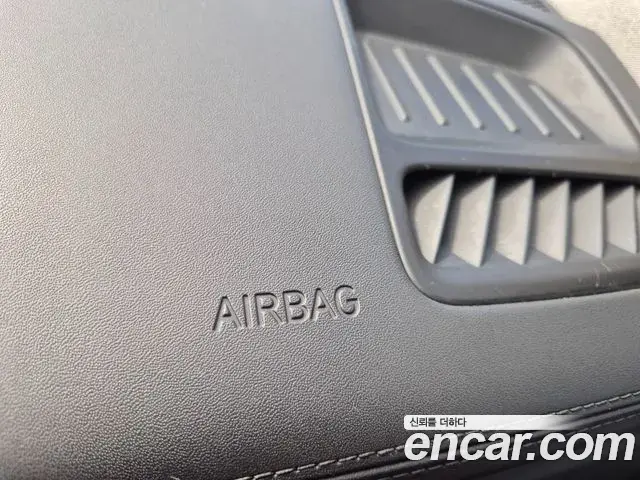 Hyundai Santa Fe 2023 — Şəkil 18/19