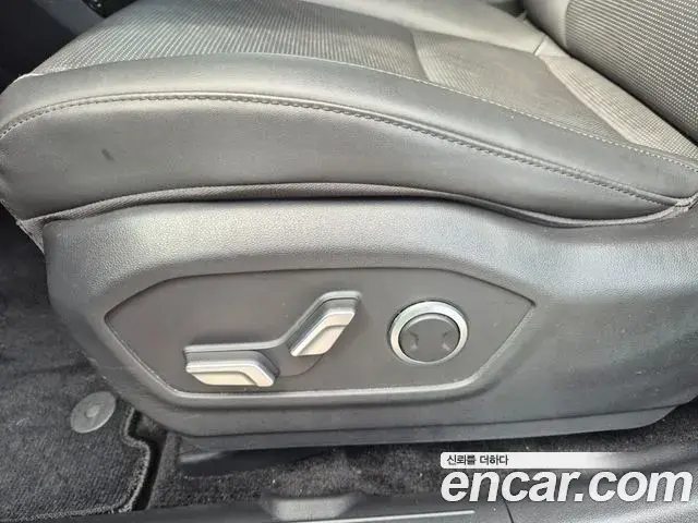 Hyundai Santa Fe 2023 — Şəkil 10/19