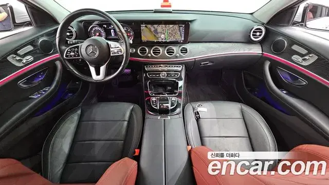 Mercedes-Benz E-Class 2019 — Photo 18/20