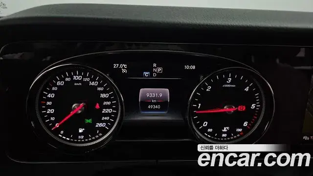 Mercedes-Benz E-Class 2019 — Photo 9/20