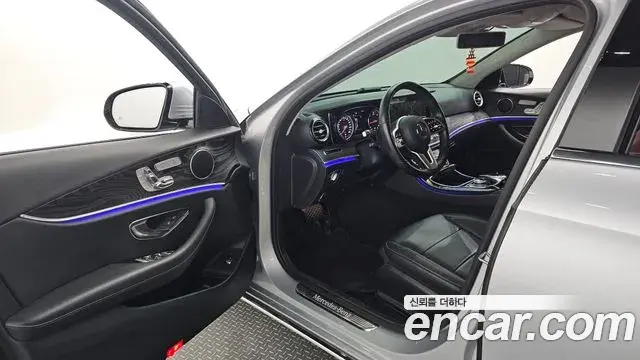 Mercedes-Benz E-Class 2019 — Photo 3/20