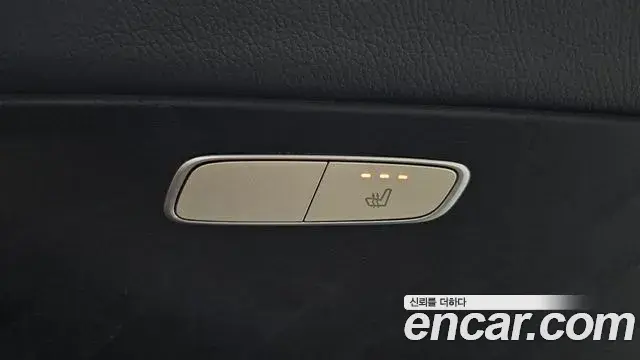 Mercedes-Benz E-Class 2019 — Photo 7/20