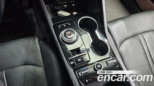 Kia K5 2020 — ფოტო 2/20
