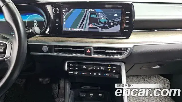 Kia K5 2020 — ფოტო 16/20