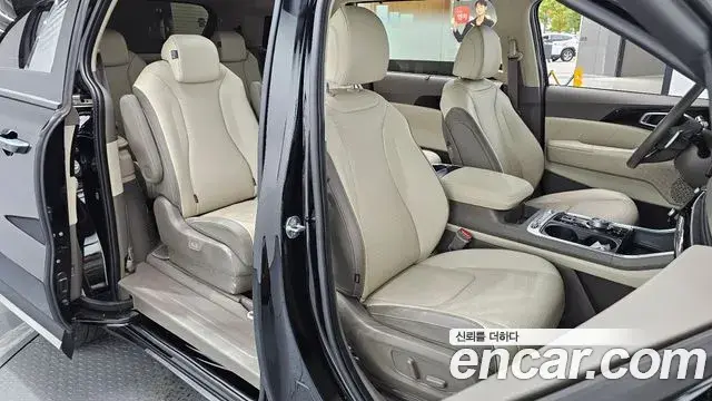 Kia Carnival 2023 — Фото 10/20