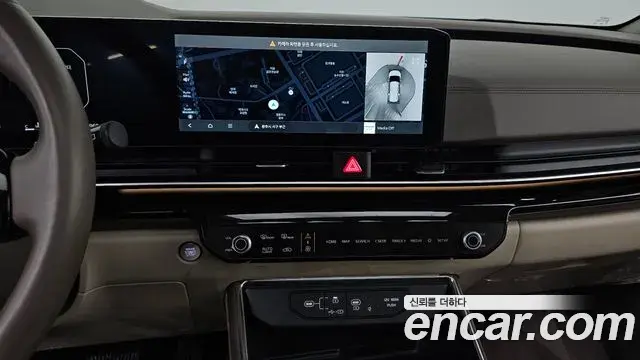 Kia Carnival 2023 — Фото 13/20