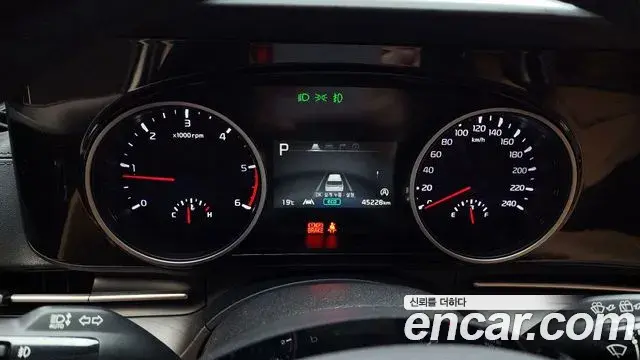 Kia Carnival 2020 — Фото 6/20
