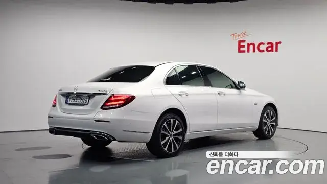 Mercedes-Benz E-Class 2020 — Şəkil 15/20