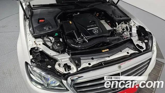 Mercedes-Benz E-Class 2020 — Şəkil 16/20