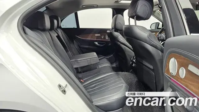 Mercedes-Benz E-Class 2020 — Şəkil 10/20