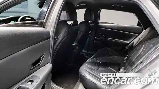 Hyundai The New Avante Hybrid 2022 — ფოტო 13/20
