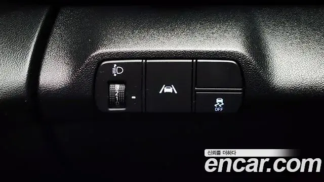 Hyundai The New Avante Hybrid 2022 — ფოტო 10/20